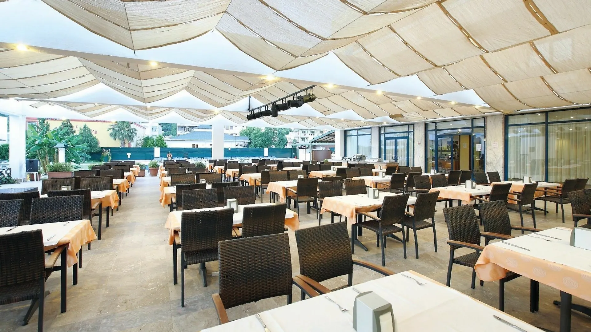 Idas Club Hotel location